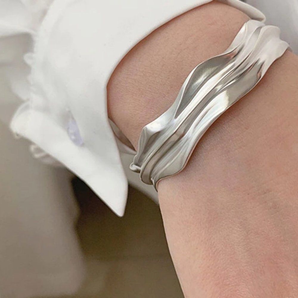 Bracelet Bangle Wave Wavy Modern Art  Design 925 Sterling Silver plated NEW